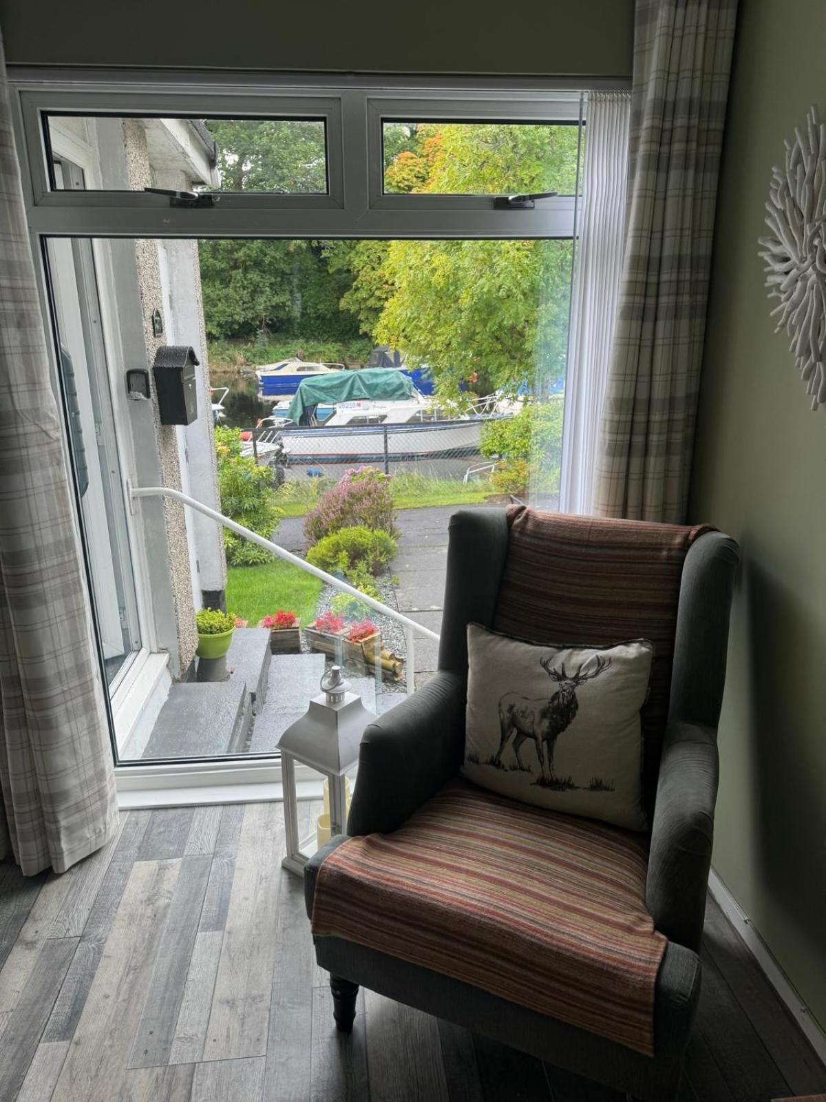 Loch Lomond Riverside Apartments B Balloch Exterior photo